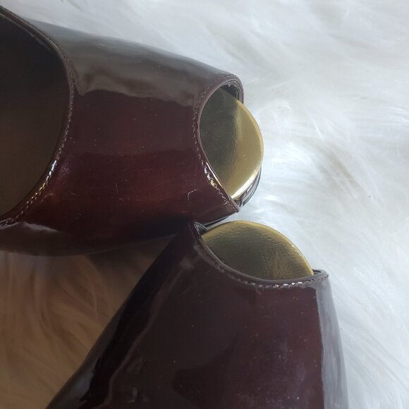 Stuart Weitzman Burgundy Patent Leather Peep Toe Platform Pumps SZ 8.5 - Picture 8 of 12